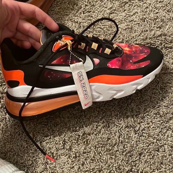 nike shoes - Picture 1 of 4